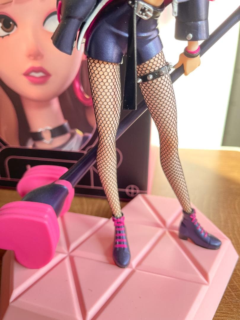 【超レア】BLACKPINK LISA コレクターズフィギュア 限定版