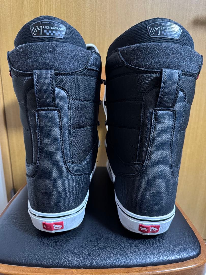 Vans V1 UltraCush スノーボードブーツ ブラック