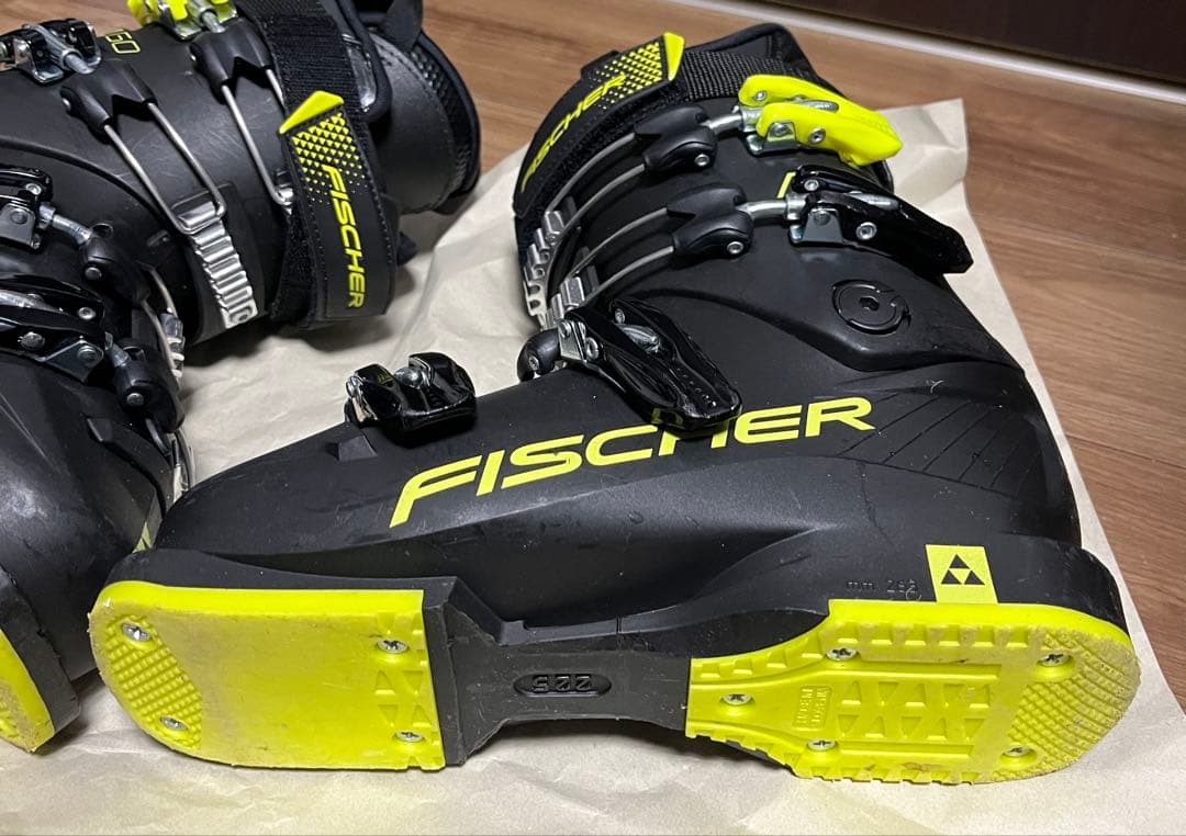 Fischer RC4 60 子ども用スキー ブーツ