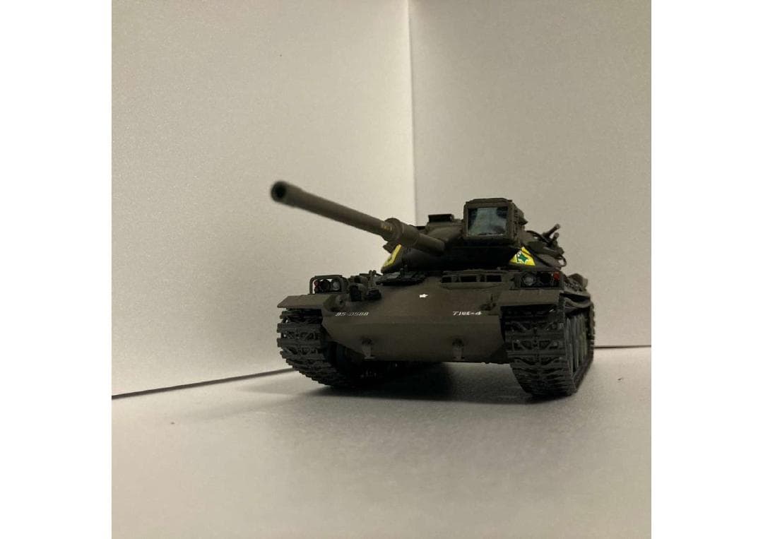 陸上自衛隊 74式戦車 1/35スケール 完成品