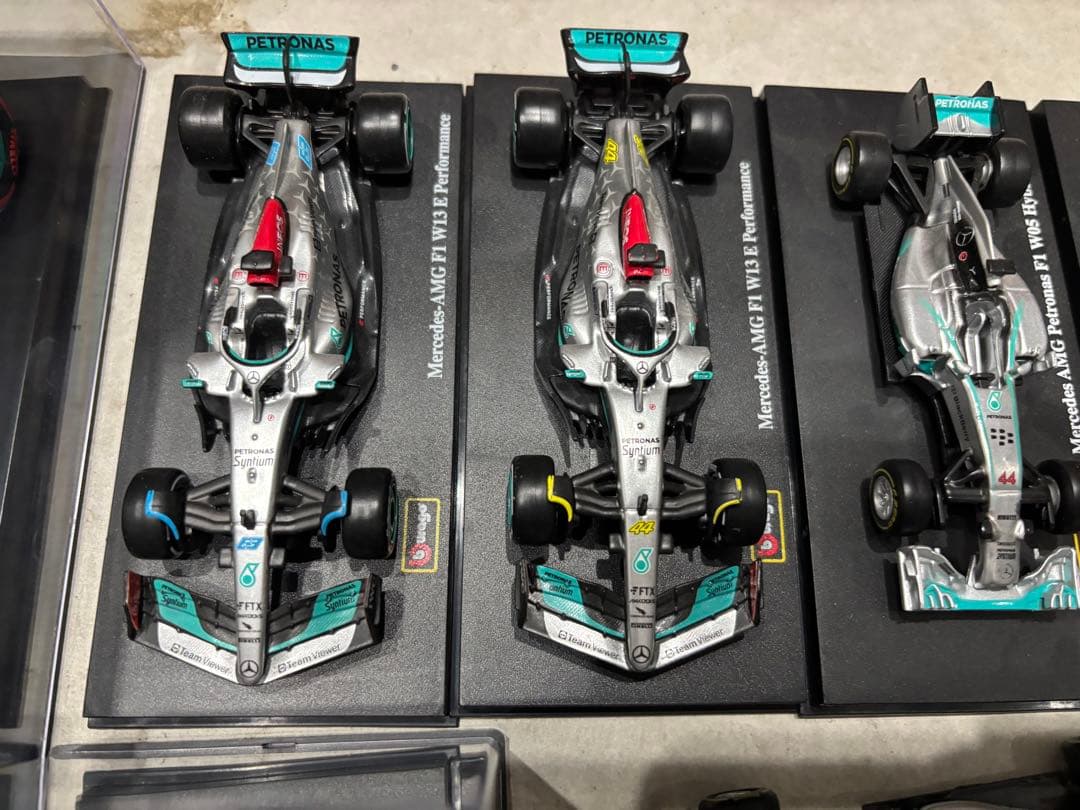 メルセデスAMG F1 ミニカーセット