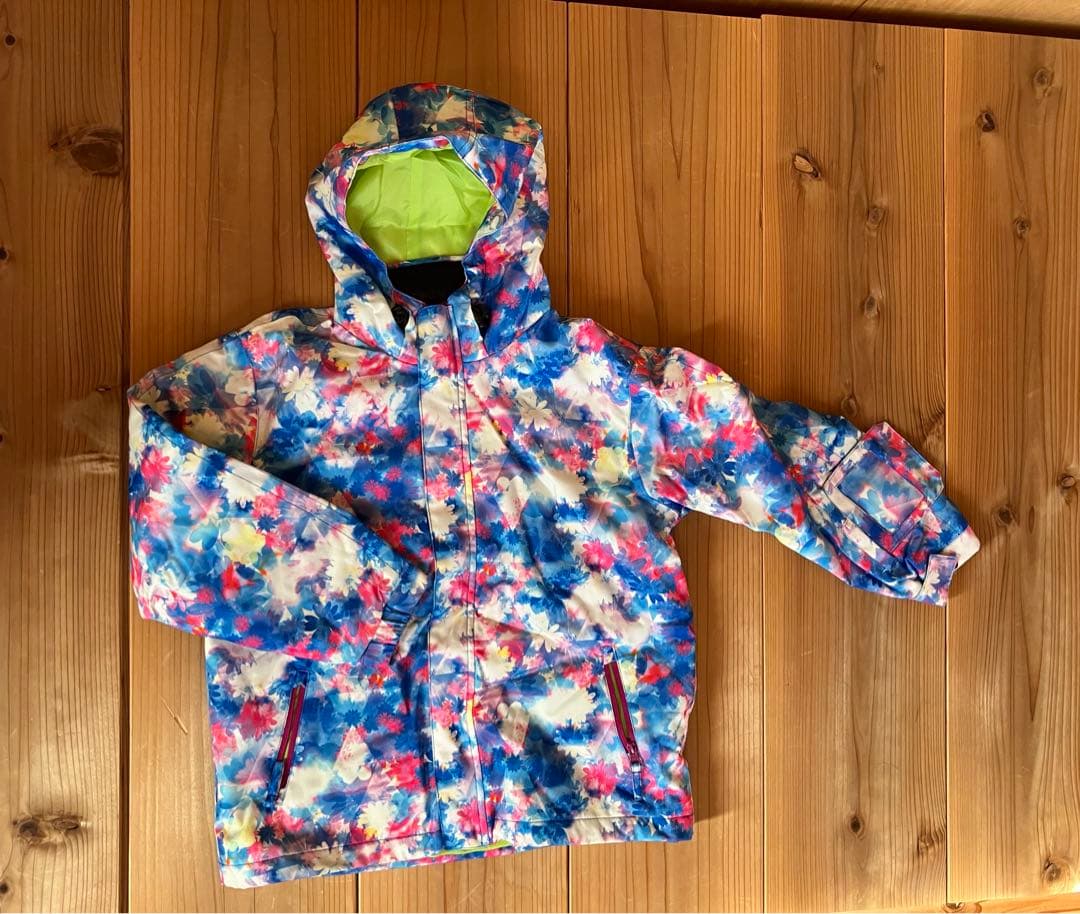 お値下げ！スキースノーボードウェア　上下、グローブ付3点セット　140cm