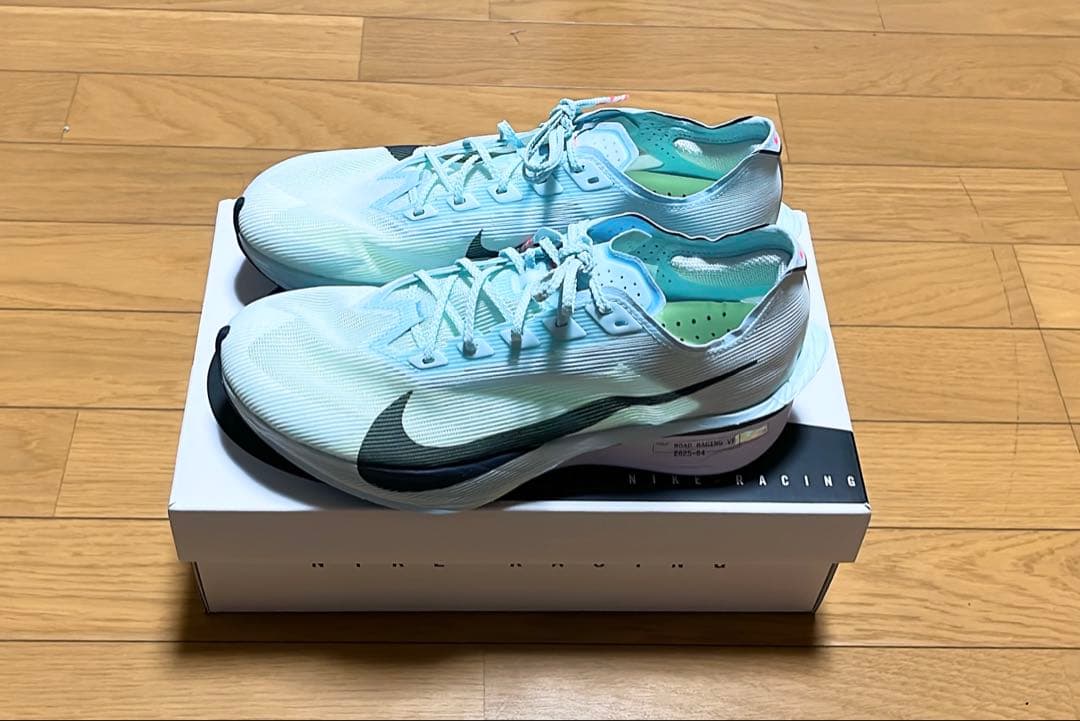 ナイキ ヴェイパーフライ4 希少サイズ ウィメンズ27.0 メンズ26.5