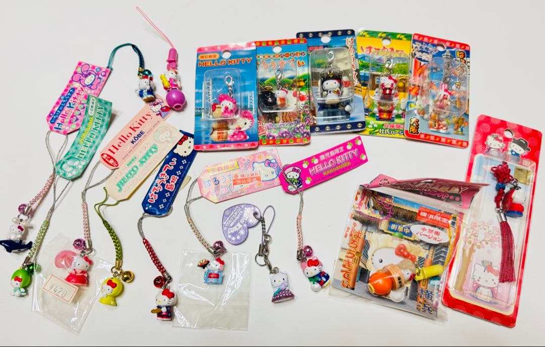 ハローキティ ご当地ストラップ　17個セット
