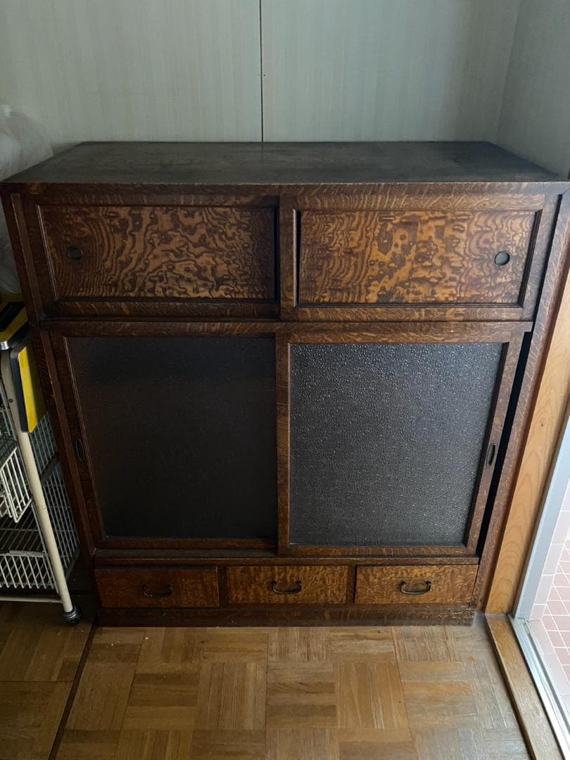 使いこまれた風合いが良い茶箪笥 古家具/食器棚/チェスト/和家具/和モダン