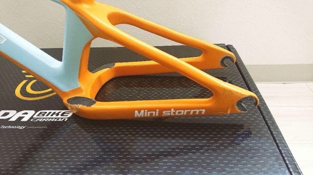 最終値下げ papabike ミニストーム ランバイクカーボンフレーム