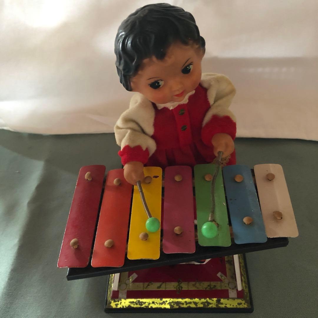 希少　ゼンマイ式 鉄琴ブリキ アンティーク 　昭和おもちゃ 女の子 お人形 演奏