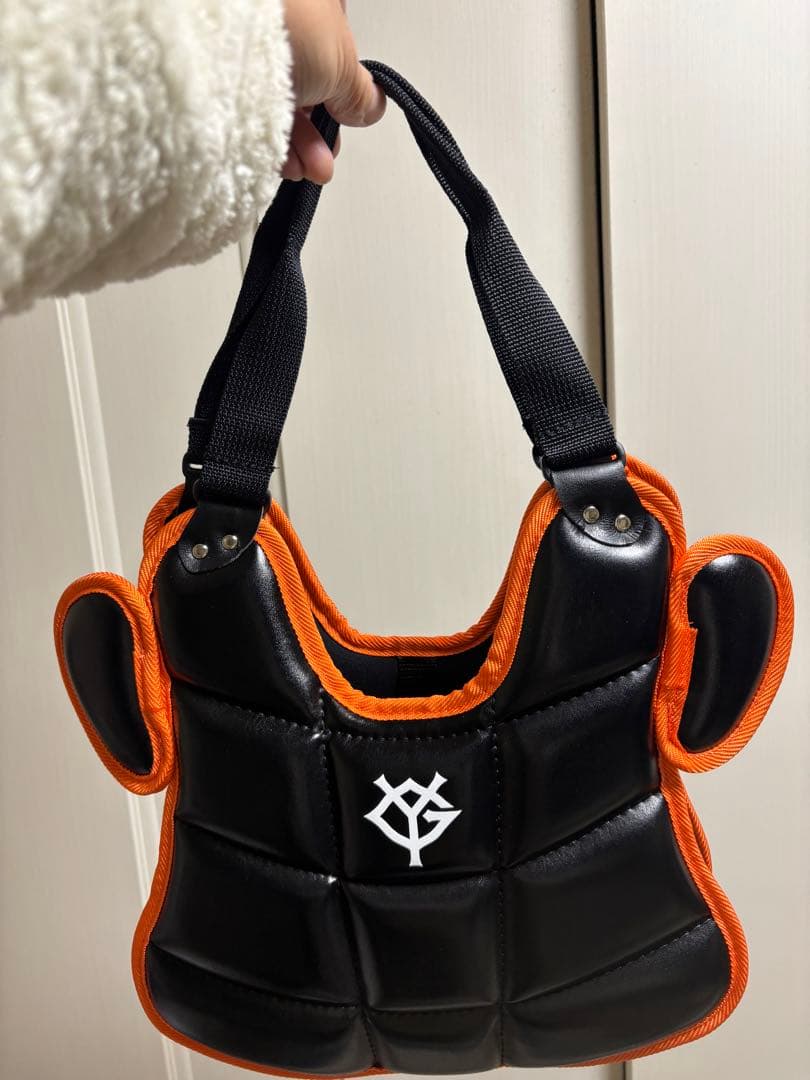 値下げ　ジャイアンツ　プロテクター型トートバッグ