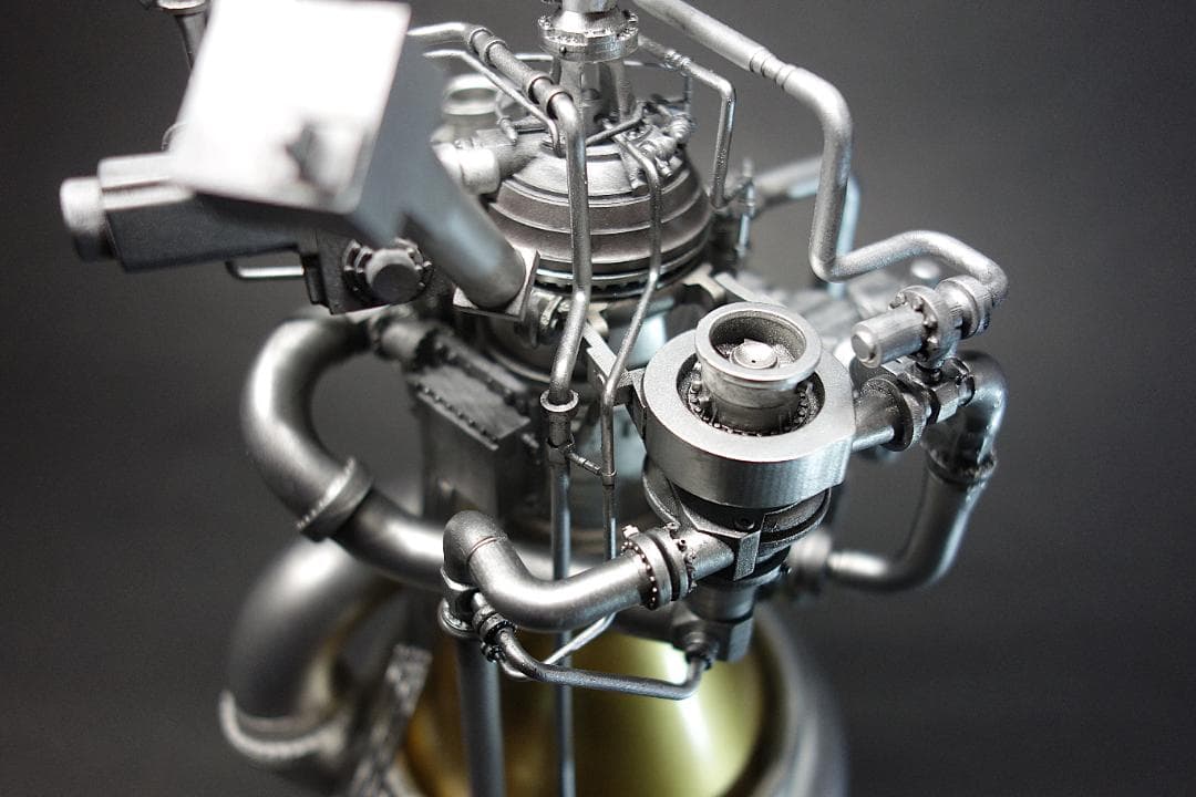 JAXA LE-9 ロケットエンジンモデル完成品