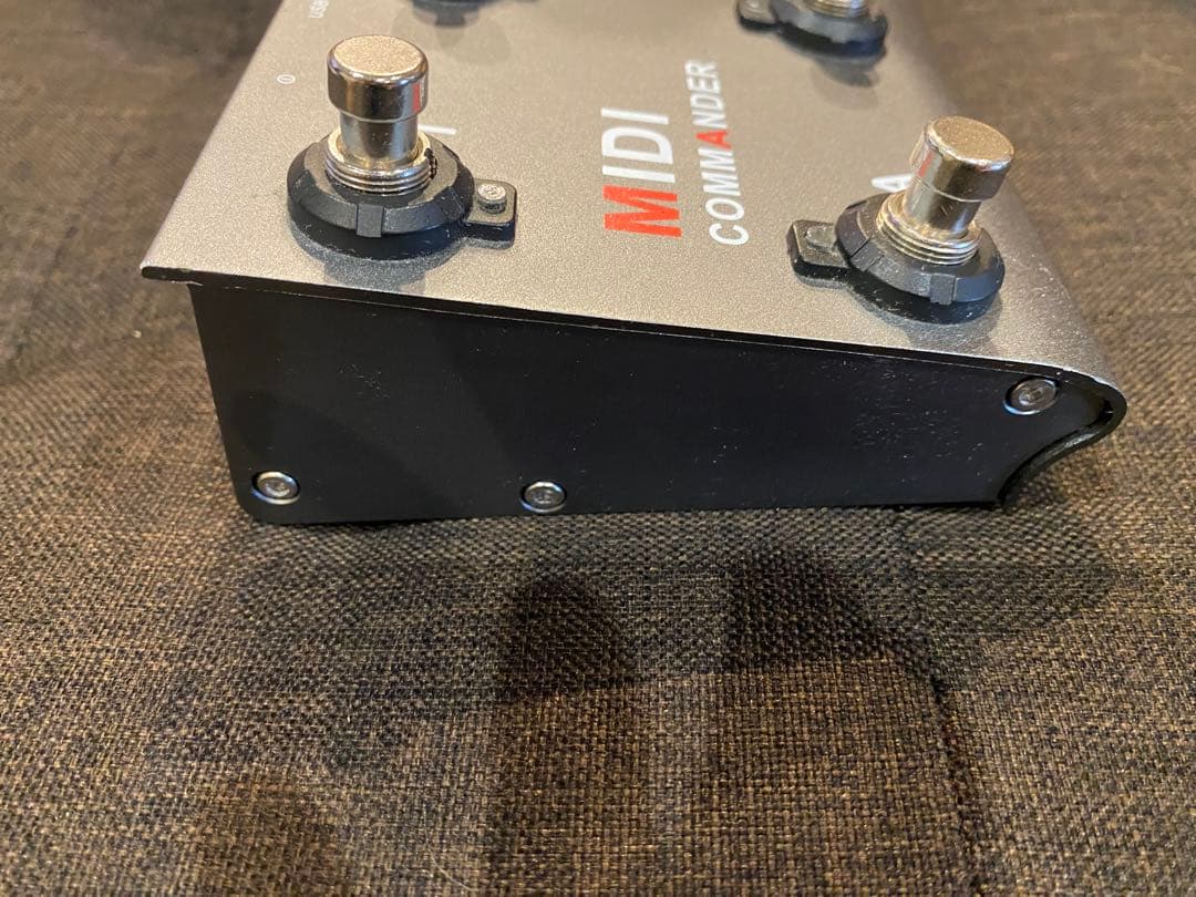 MIDI COMMANDER コントローラー