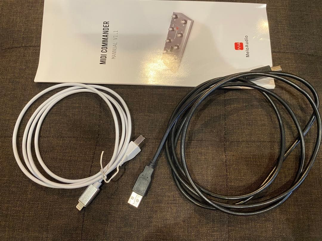 MIDI COMMANDER コントローラー