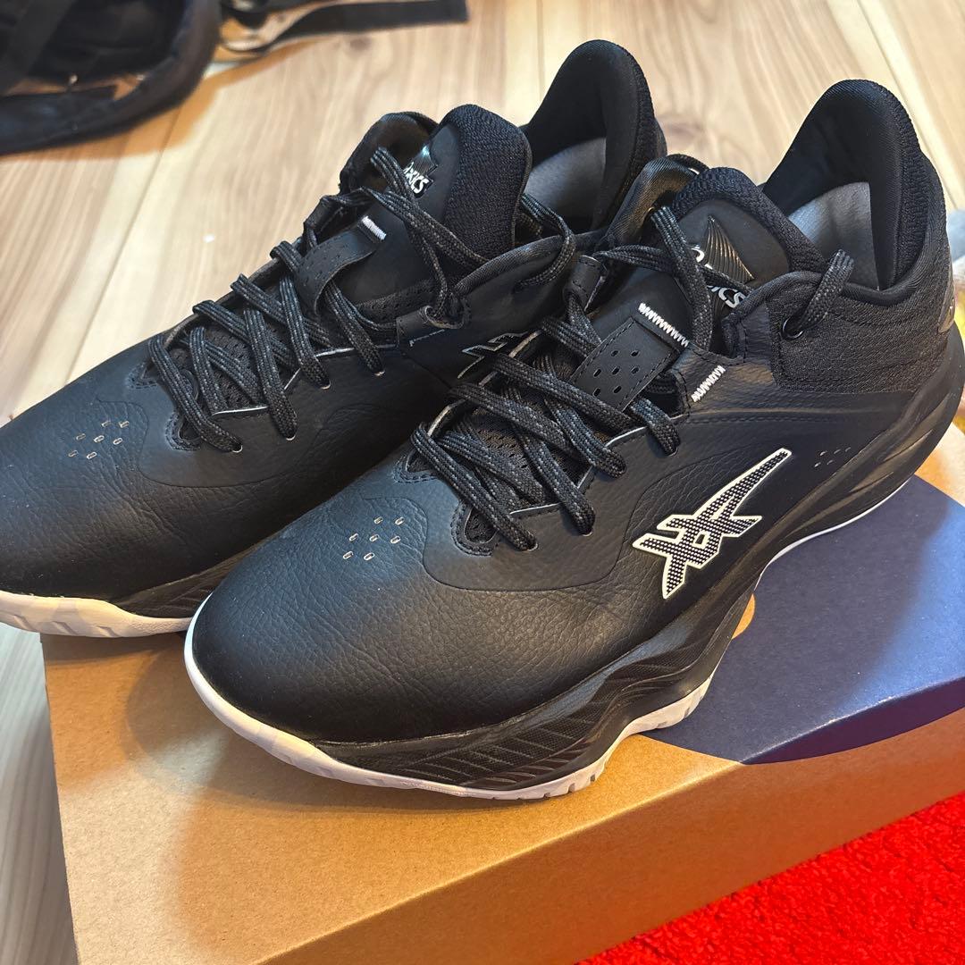 【美品】ASICS nova surge low 黒 28cm