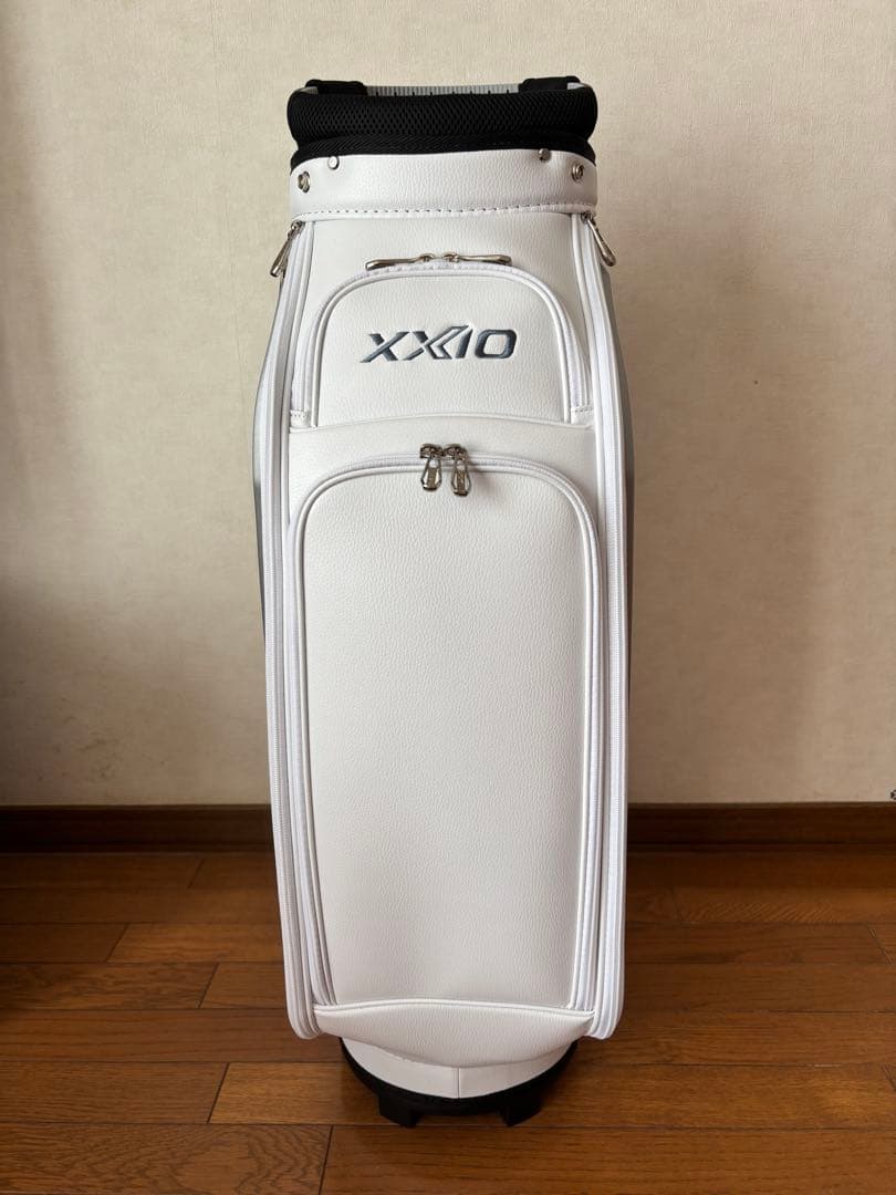 値下げ！　新品ゼクシオ キャディバッグ 2025モデル プロレプリカ ホワイト