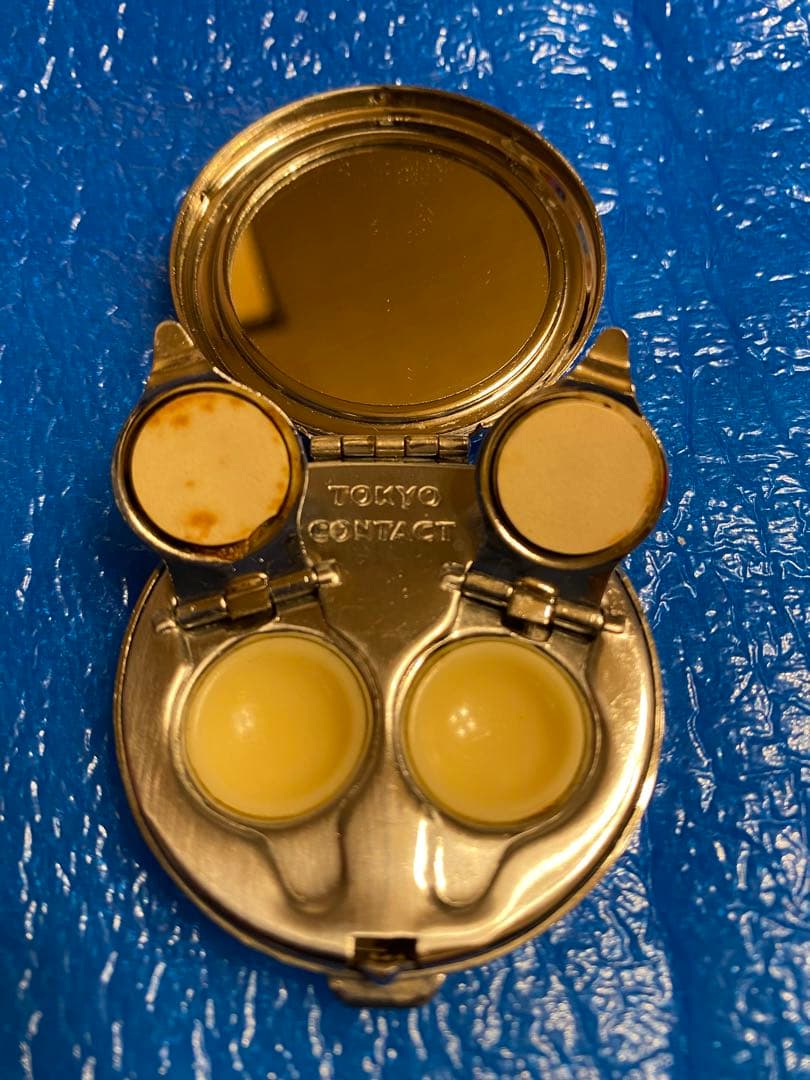 古いコンタクトケース