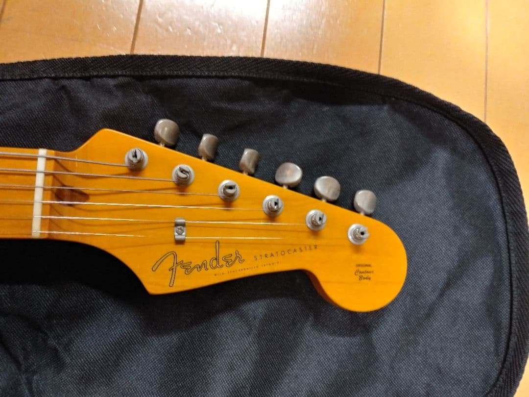 美品 Fender japan フェンダージャパン　ストラトキャスター　ST57