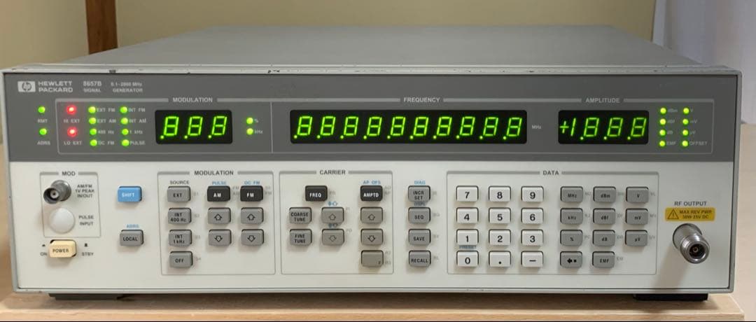 【横河・ヒューレット・パッカード】HP 8657B シンセサイズド標準信号発生器