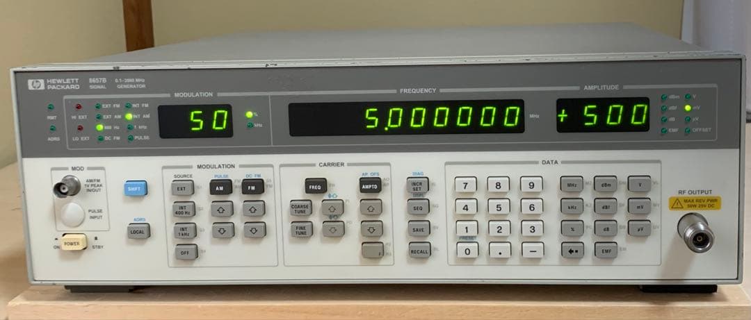 【横河・ヒューレット・パッカード】HP 8657B シンセサイズド標準信号発生器