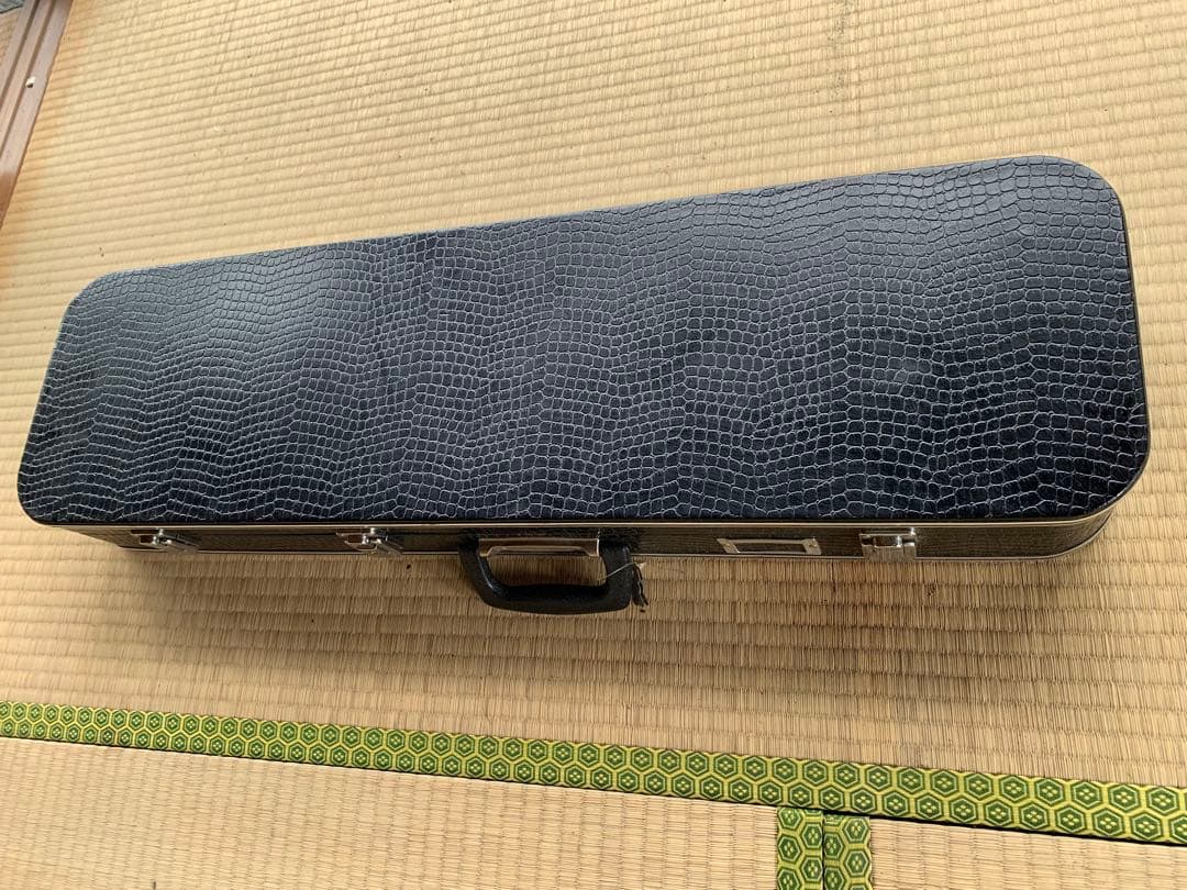 高級琉球三味線　三線 ヘビ皮製 ケース付き