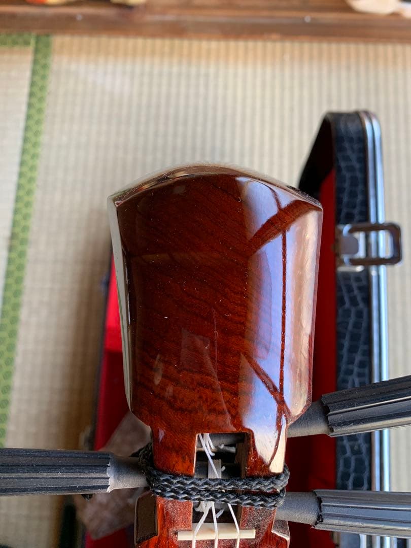 高級琉球三味線　三線 ヘビ皮製 ケース付き