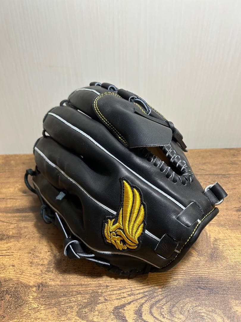 定価63,800円　ジュニュイン Genuine 硬式投手用グラブ（新品）