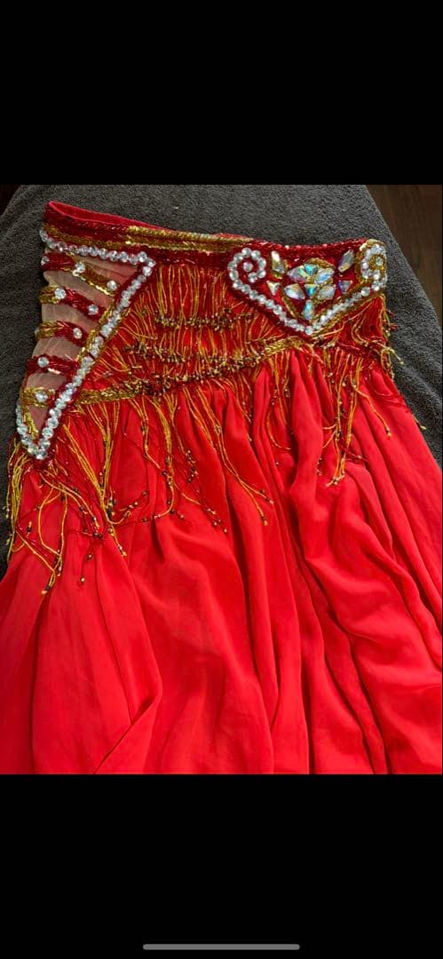 赤　ベリーダンス衣装　　レジェンド衣装　　アームアクセサリーつき