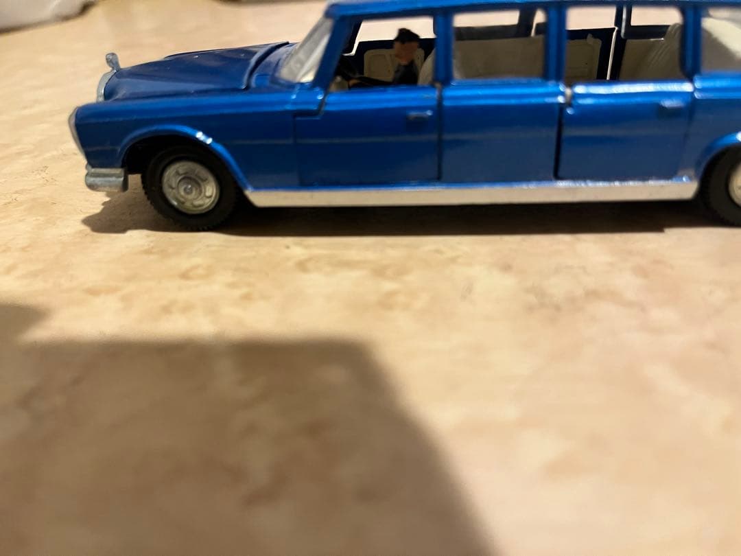 リムジン ベンツ600プルマン　DINKY TOYS 本体のみ