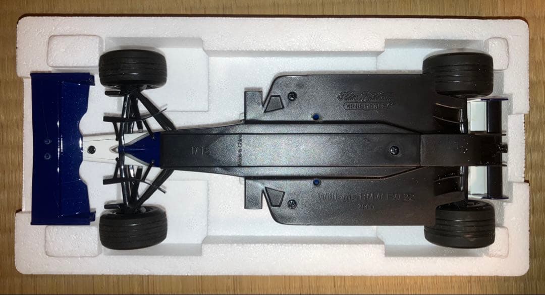 1/18 ミニチャンプス製 WilliamsF1  FW22 2001