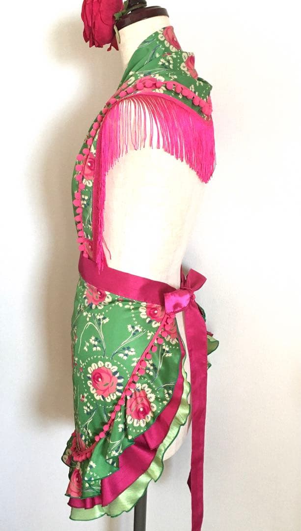 フラメンコ 衣装 エプロン ロングシージョ バラ柄 グリーン ピンクポンポン