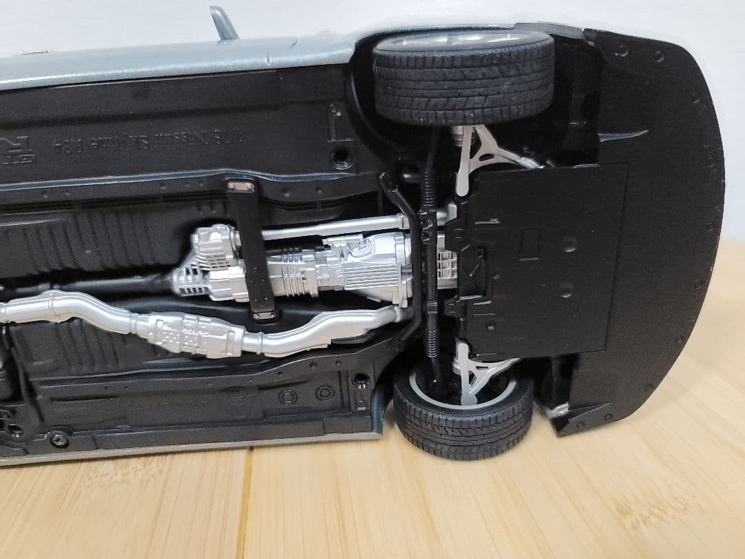 ミニカー AUTOart 1/18 R34 GT-R