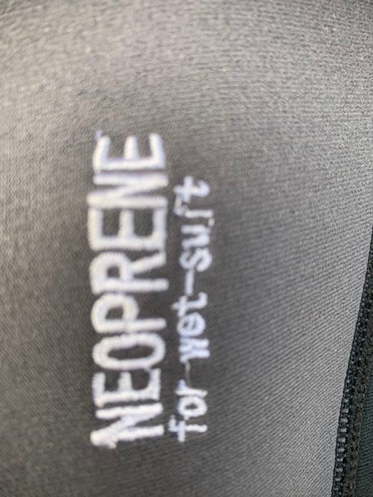 ハワイのブランドの長袖ウエット