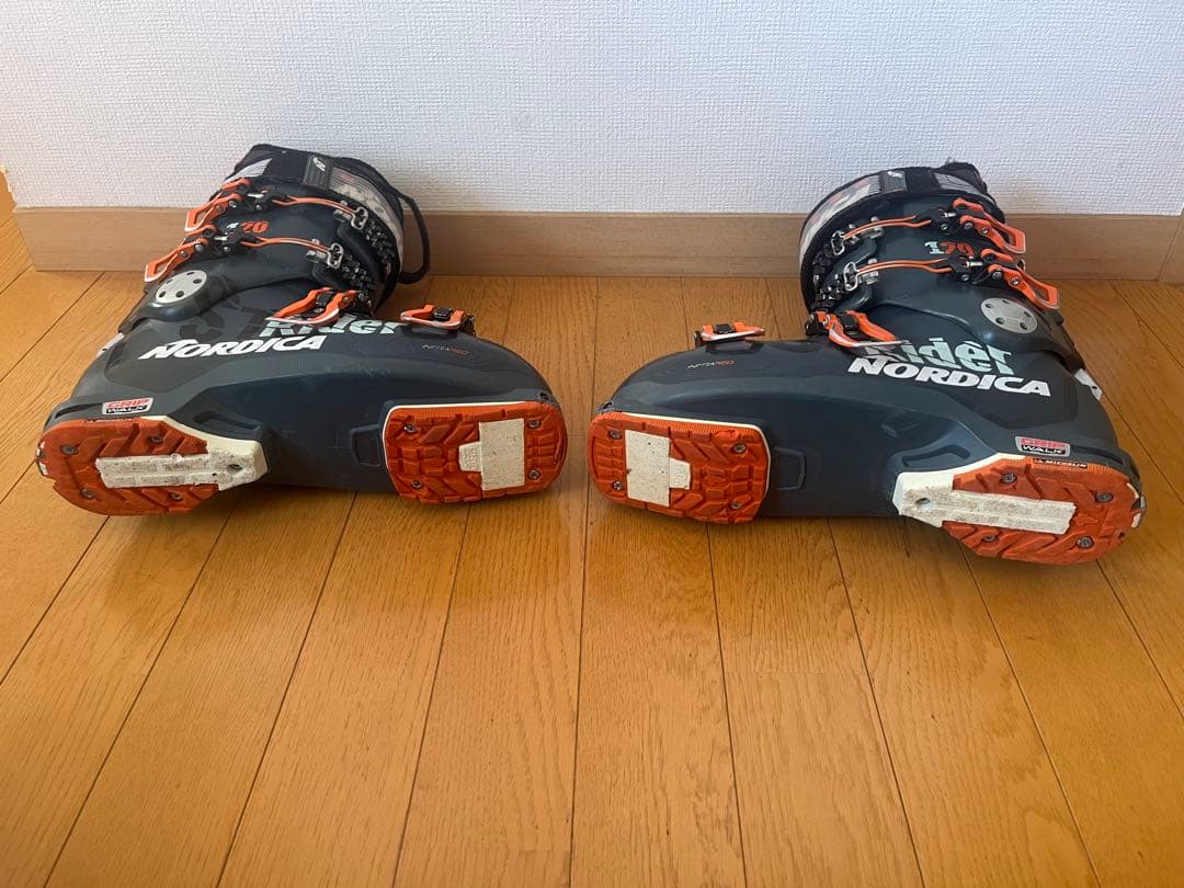ノルディカ　ストライダー120 スキーブーツ
