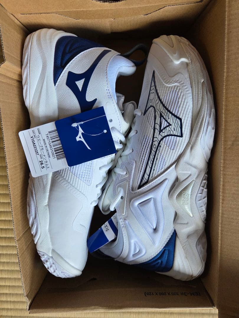 ミズノ　バレーボールシューズ　ウエーブモーメンタム3 26.5cm