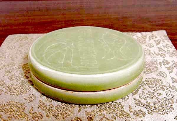 粟田焼　錦光山 宗兵衛 作　青瓷　香合　共箱　無傷　保証。