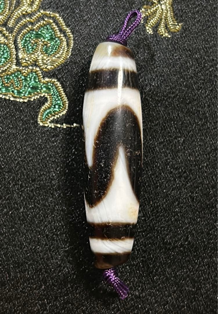 虎牙天珠　馬蹄痕　ハンドメイド品／送料込　匿名発送／チベット　天珠　お守り