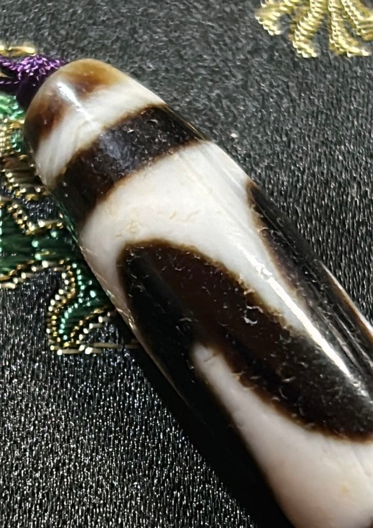 虎牙天珠　馬蹄痕　ハンドメイド品／送料込　匿名発送／チベット　天珠　お守り