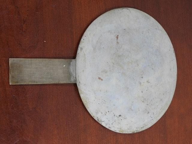 銅鏡　南天果実鶴亀　M685