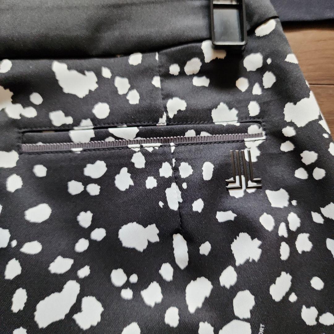 黒と白のスポット柄 Aラインスカート