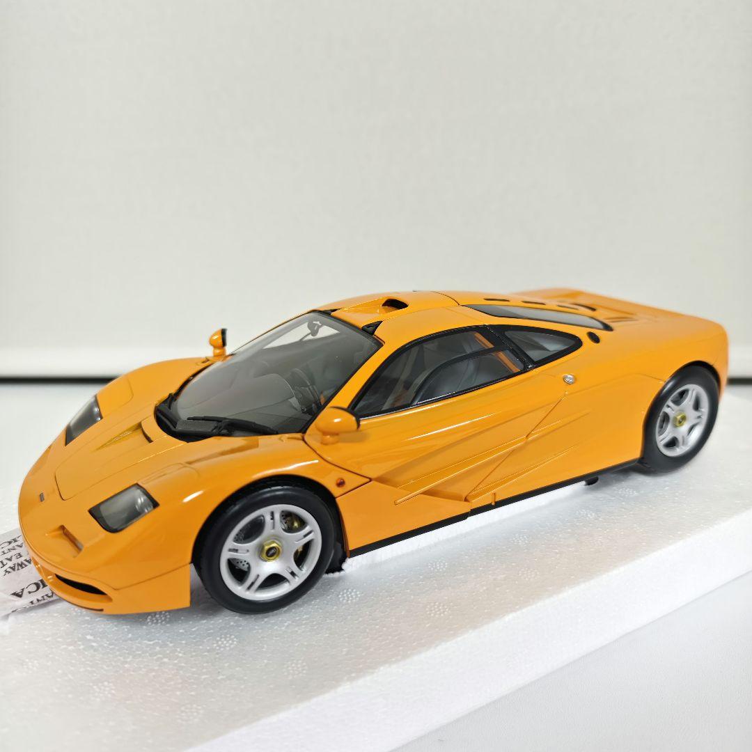 MINICHAMPS 1/18 マクラーレンF1ロードカー 1993