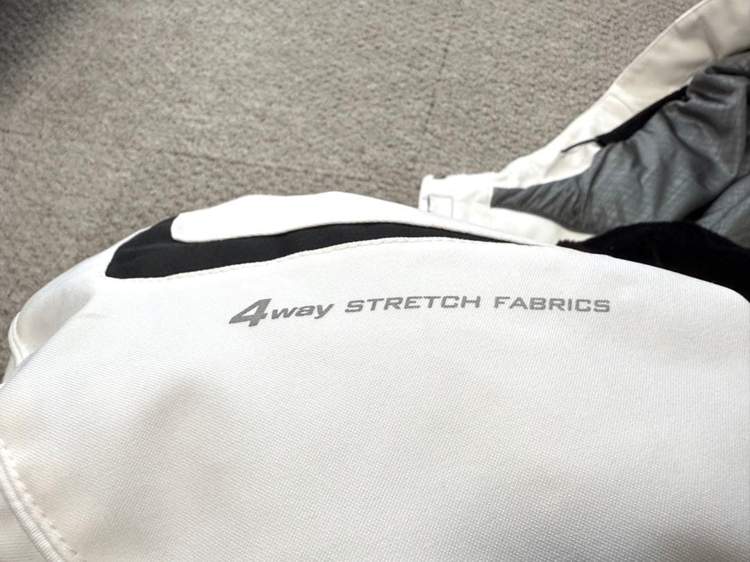 【あったかダウン】GOLDWIN ゴールドウインホワイト スキーウェア 男女共用