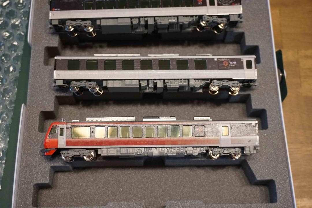 KATO製 HB-E300系　「海里」ラッピング仕様　4両編成セット