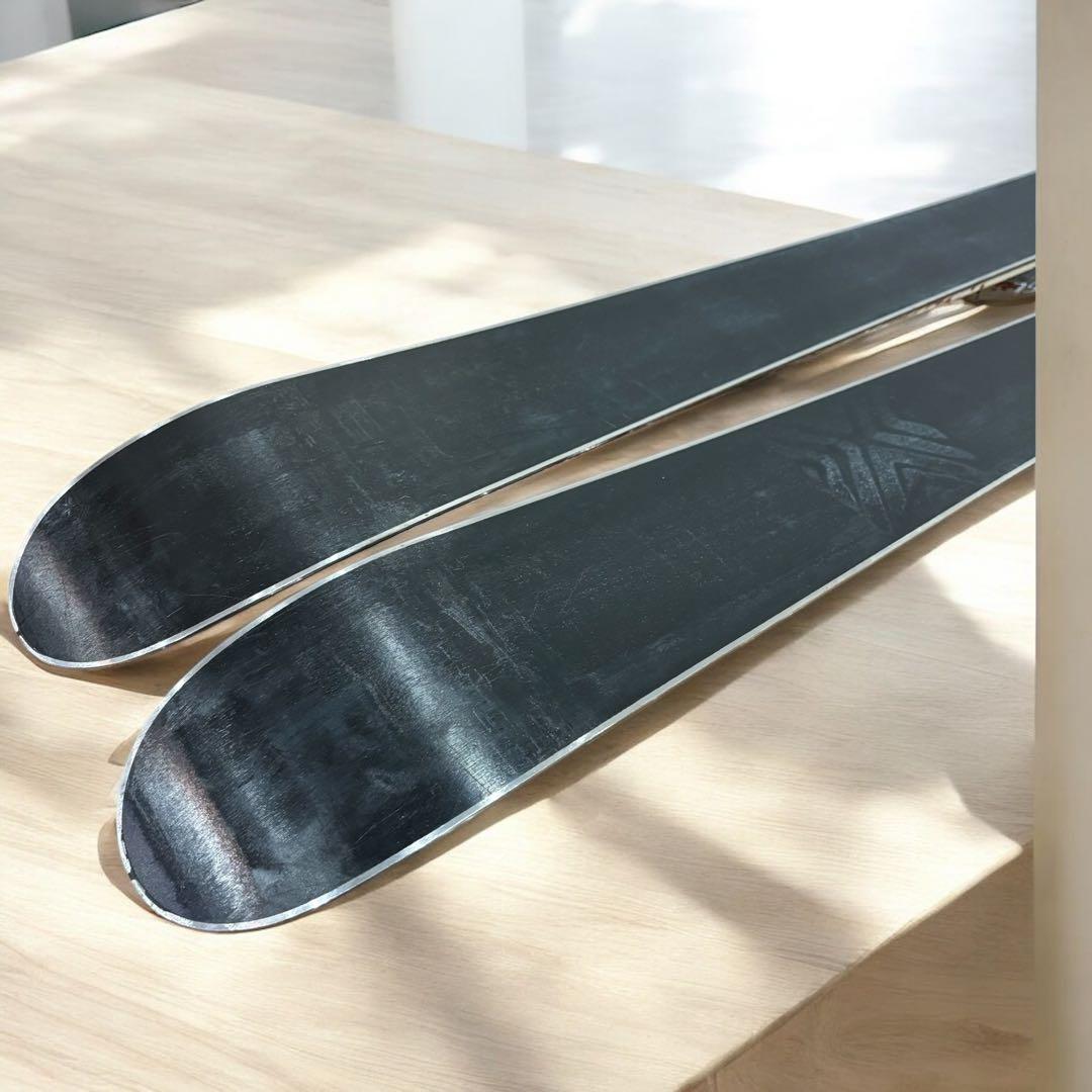 【良品】HEAD MOJO SPAWN 3 キッズ 137cmスキー板 ストック