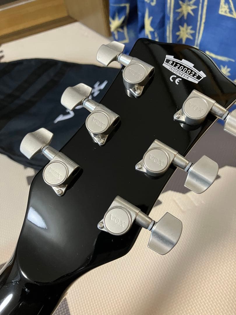 【美品】【人間工学に基づいて】【弾きやすいように設計】VOX SDC-22