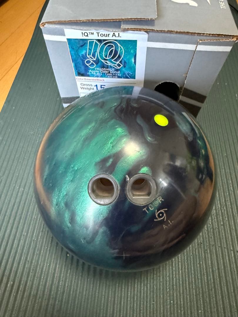 STORM IQ Tour A.I. ボウリングボール 15ポンド