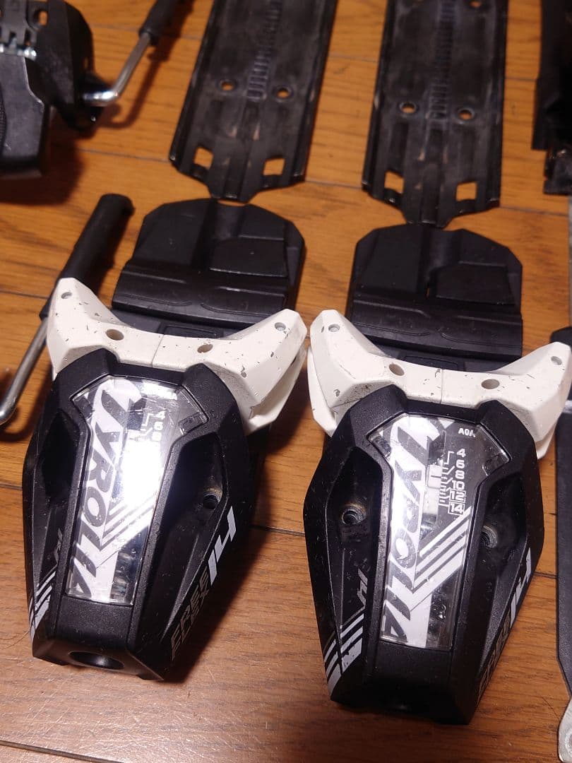 チロリア ビンディング TYROLIA FREEFLEX DEMO 14 GW