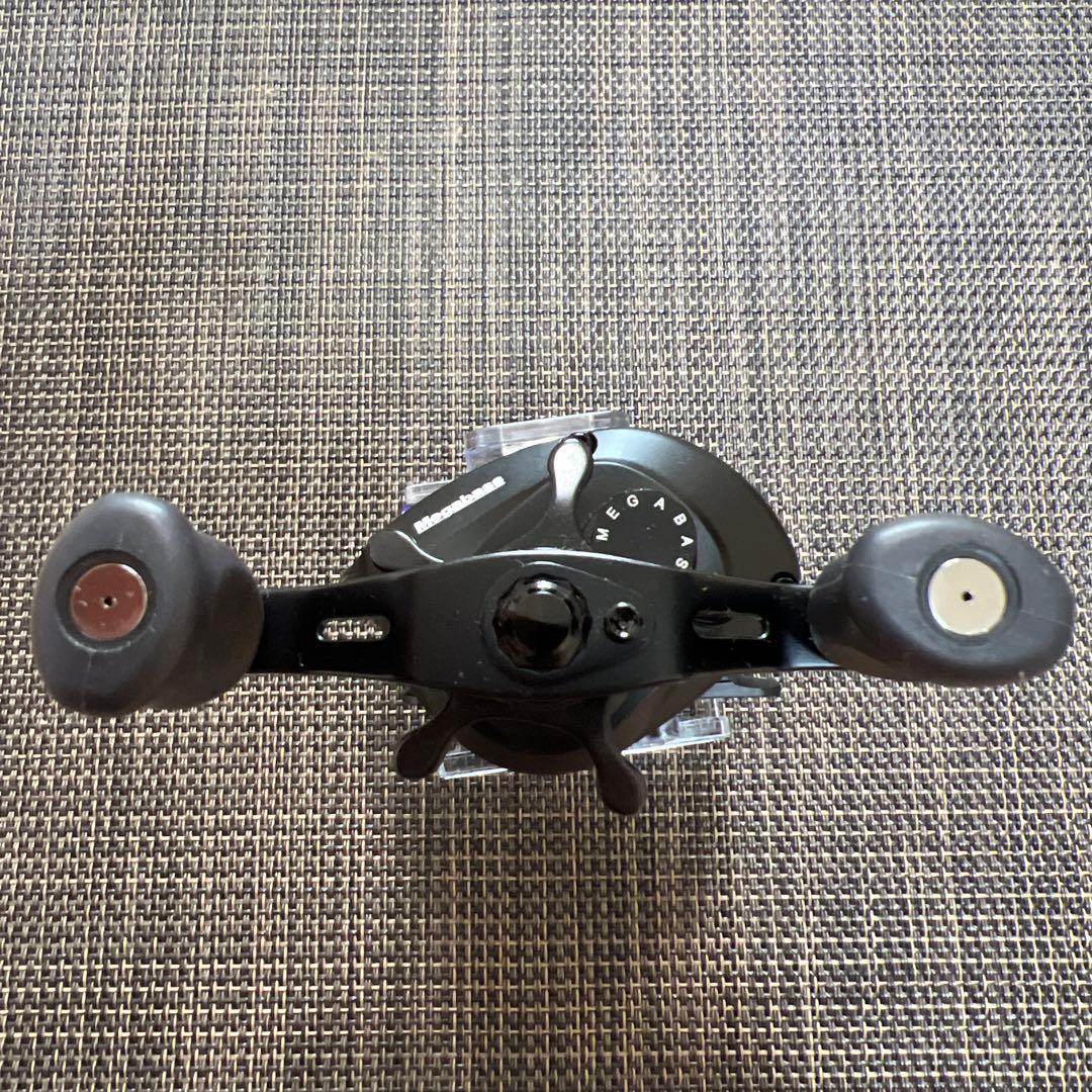 リール Megabass Zonda 68 L