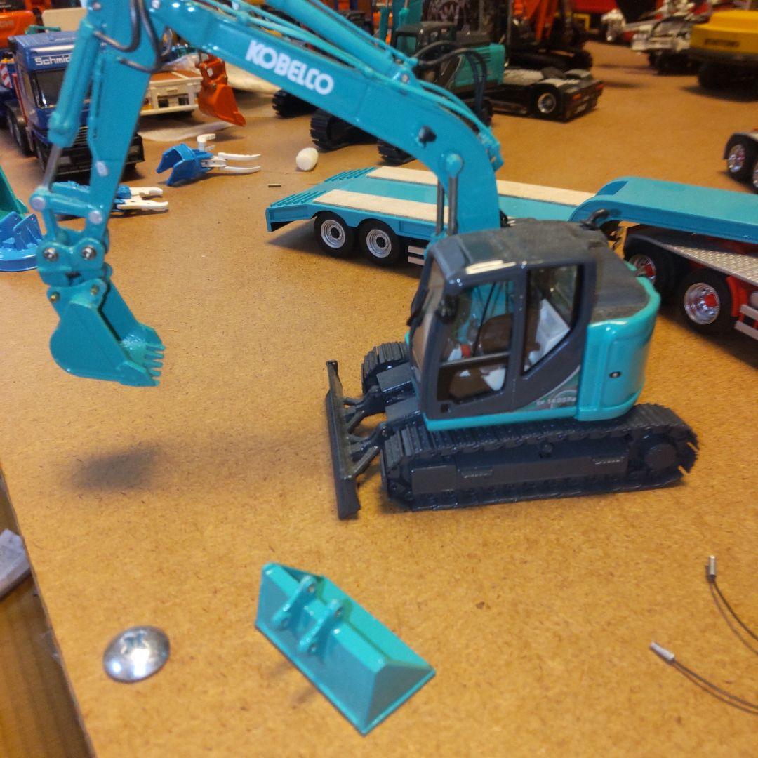 コベルコ建機　SK140SRLC クイックヒッチ法バケセット　1/50