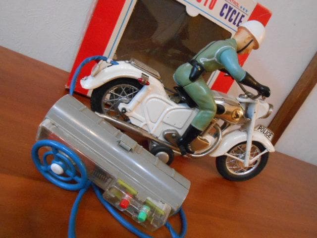 ★ 希少 BCバンダイ 白バイ 大型バイク ブリキ ホンダ メグロ