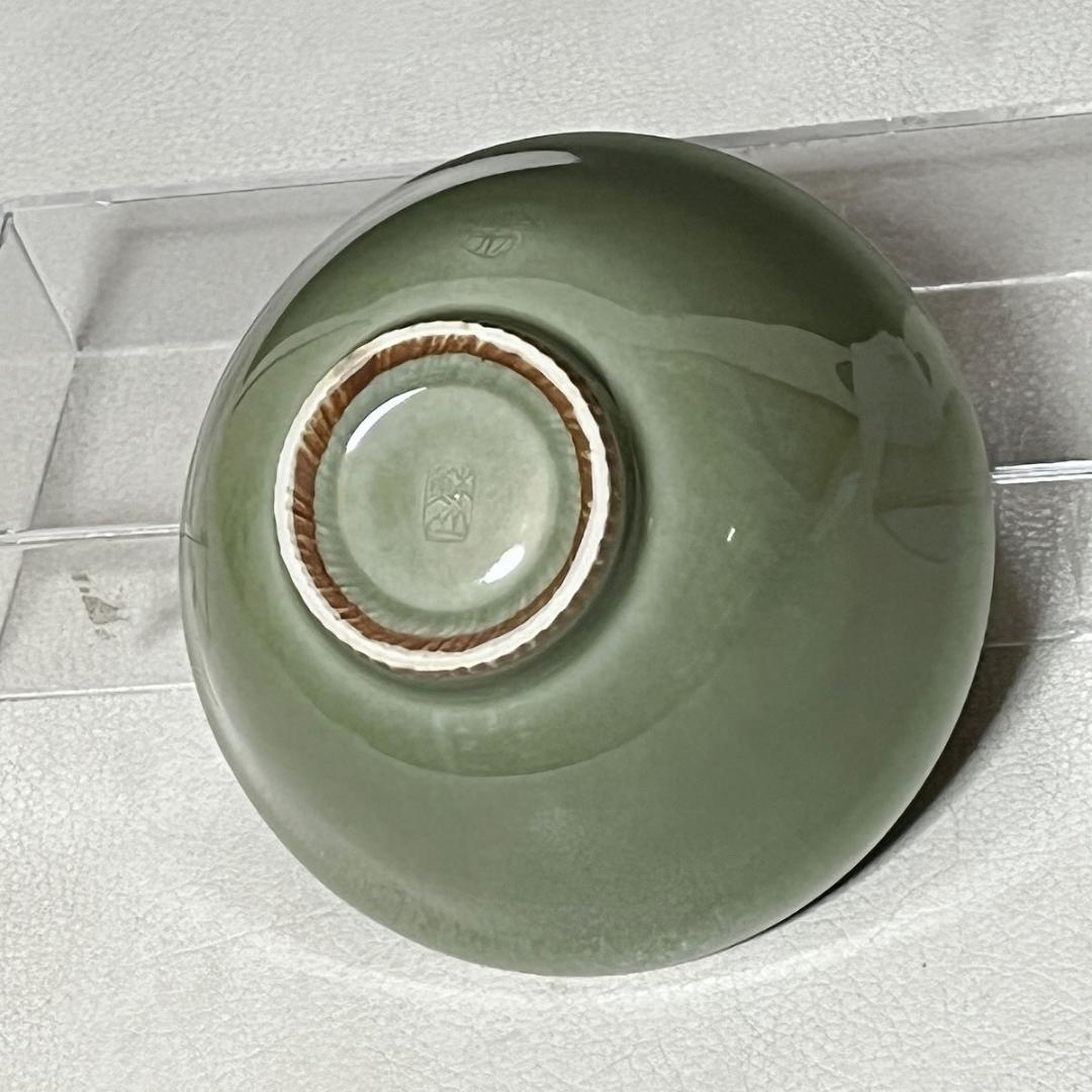 三代 諏訪蘇山 茶道具 嵯峨青磁 菊紋 茶碗 共箱 さが御所印 【k3219】