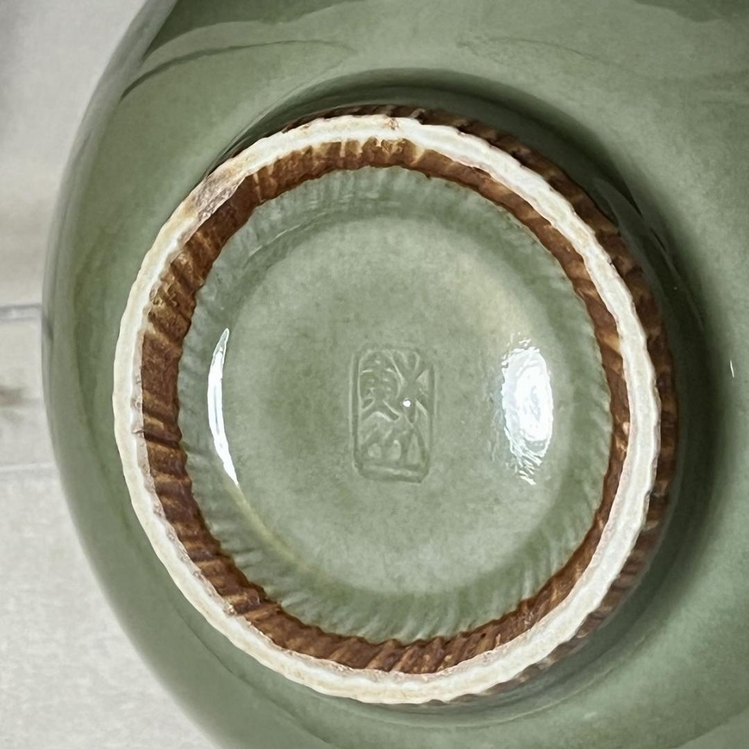 三代 諏訪蘇山 茶道具 嵯峨青磁 菊紋 茶碗 共箱 さが御所印 【k3219】