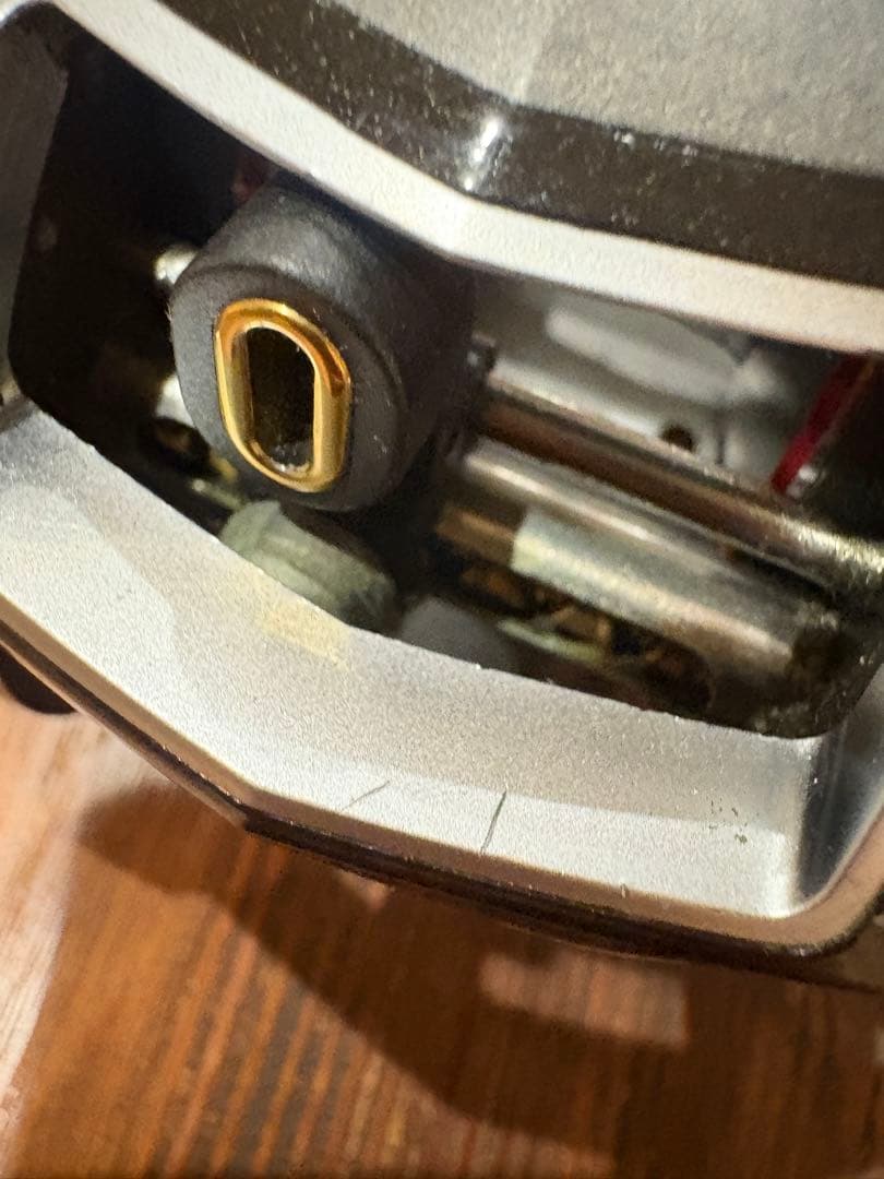 アブ　ビッグシューター右Abu Garcia Revo Big Shooter